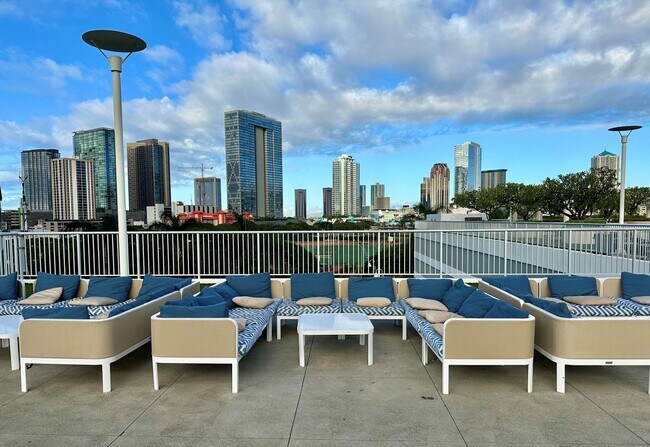Building Photo - Moana Pacific East Tower 3BR/2BA/2PK