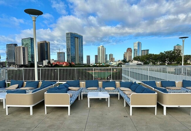 Building Photo - Moana Pacific West Tower 1BR/1BA/1PK