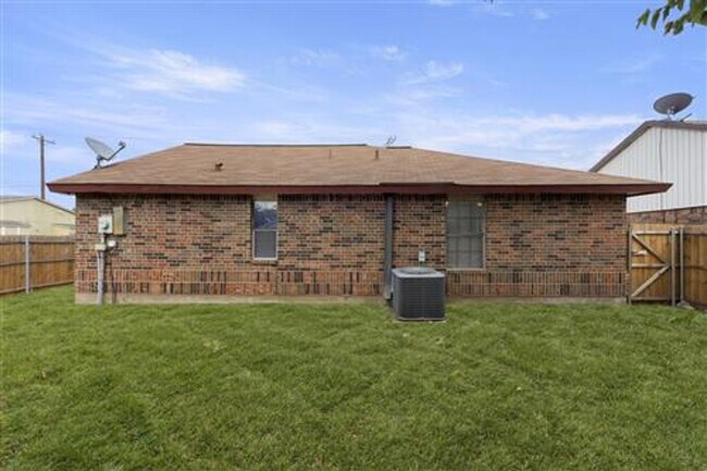 Building Photo - 4626 Larner St