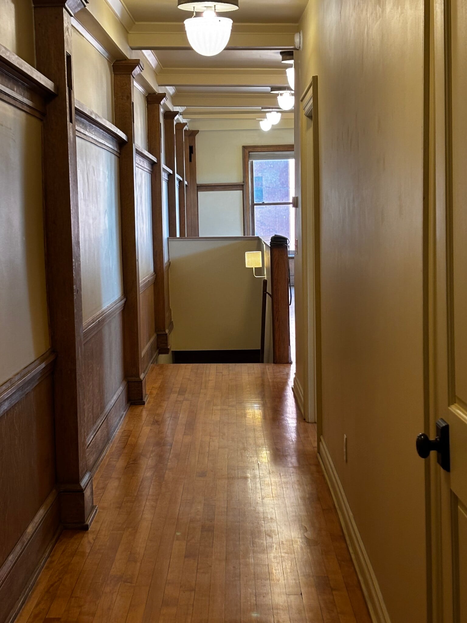 Building Photo - 27 N Main St