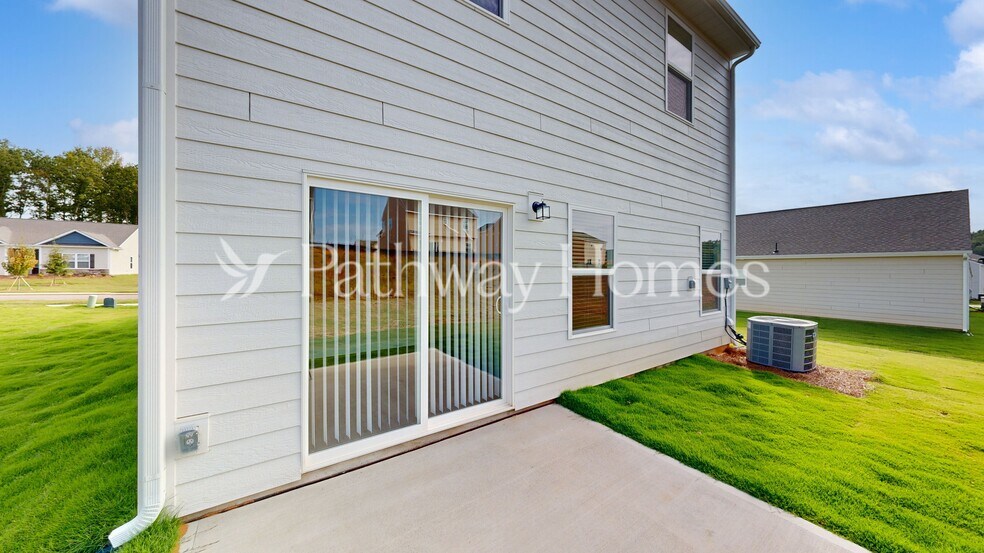 Building Photo - 108 S Sina St