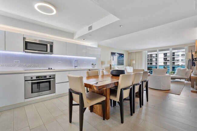 Building Photo - 102 24th St