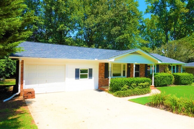 Building Photo - 115 Konnarock Cir