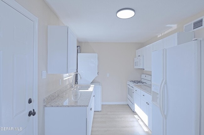 Building Photo - 4433 Yandell Dr