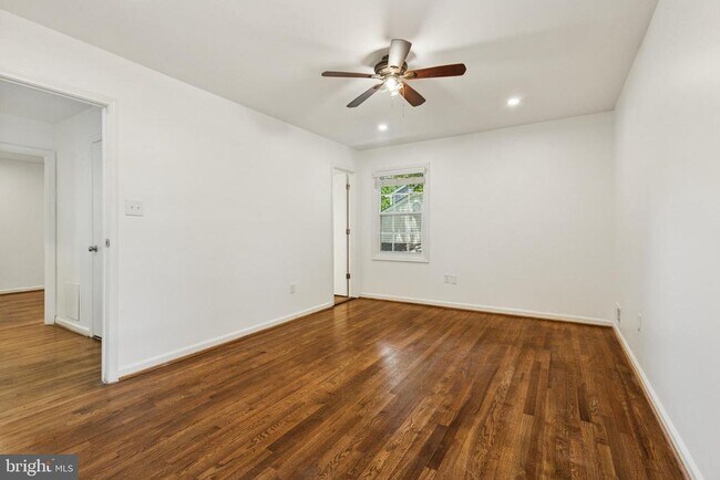 Building Photo - 8326 Briar Creek Dr