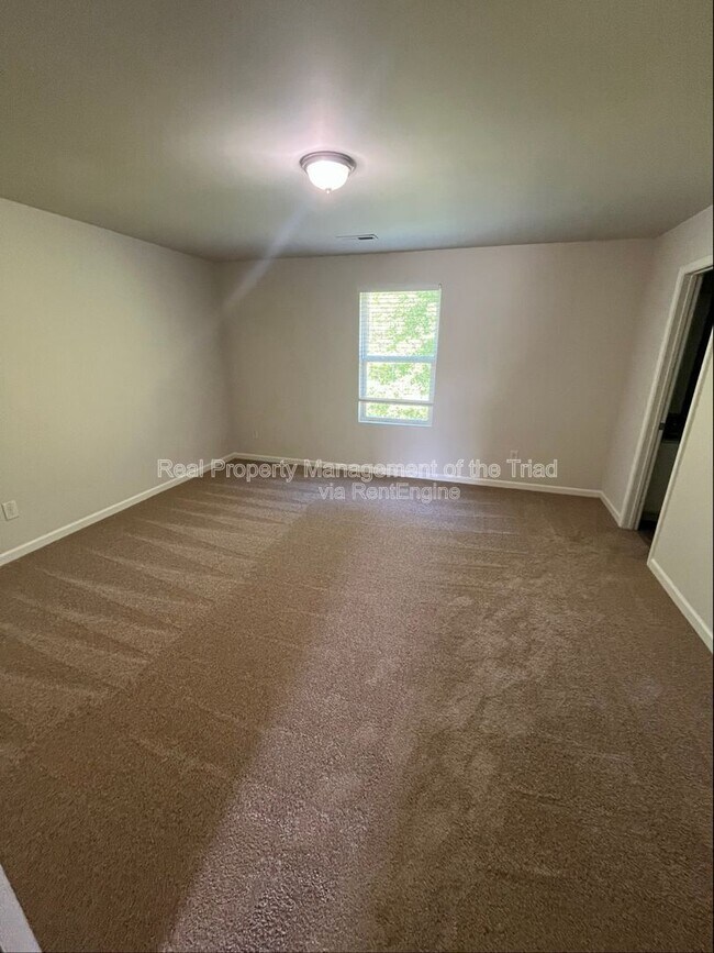 Building Photo - 3802 Bellingham Ct