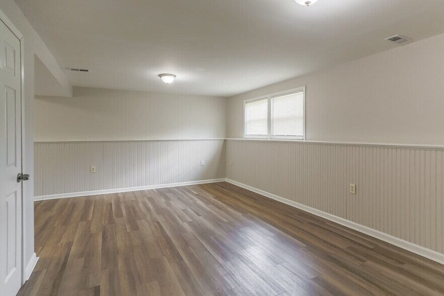 Building Photo - 5744 Morningstar Dr