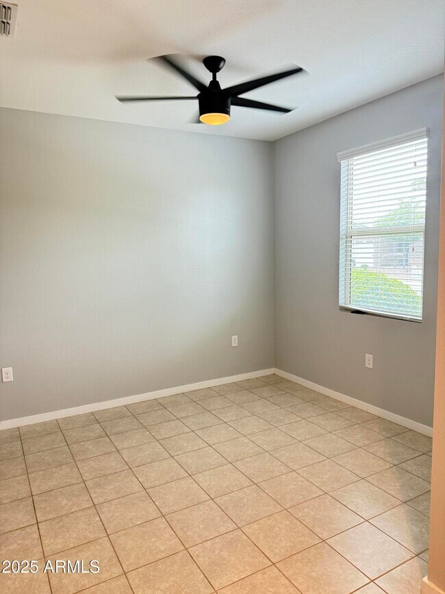 Building Photo - 336 W Tenia Trail