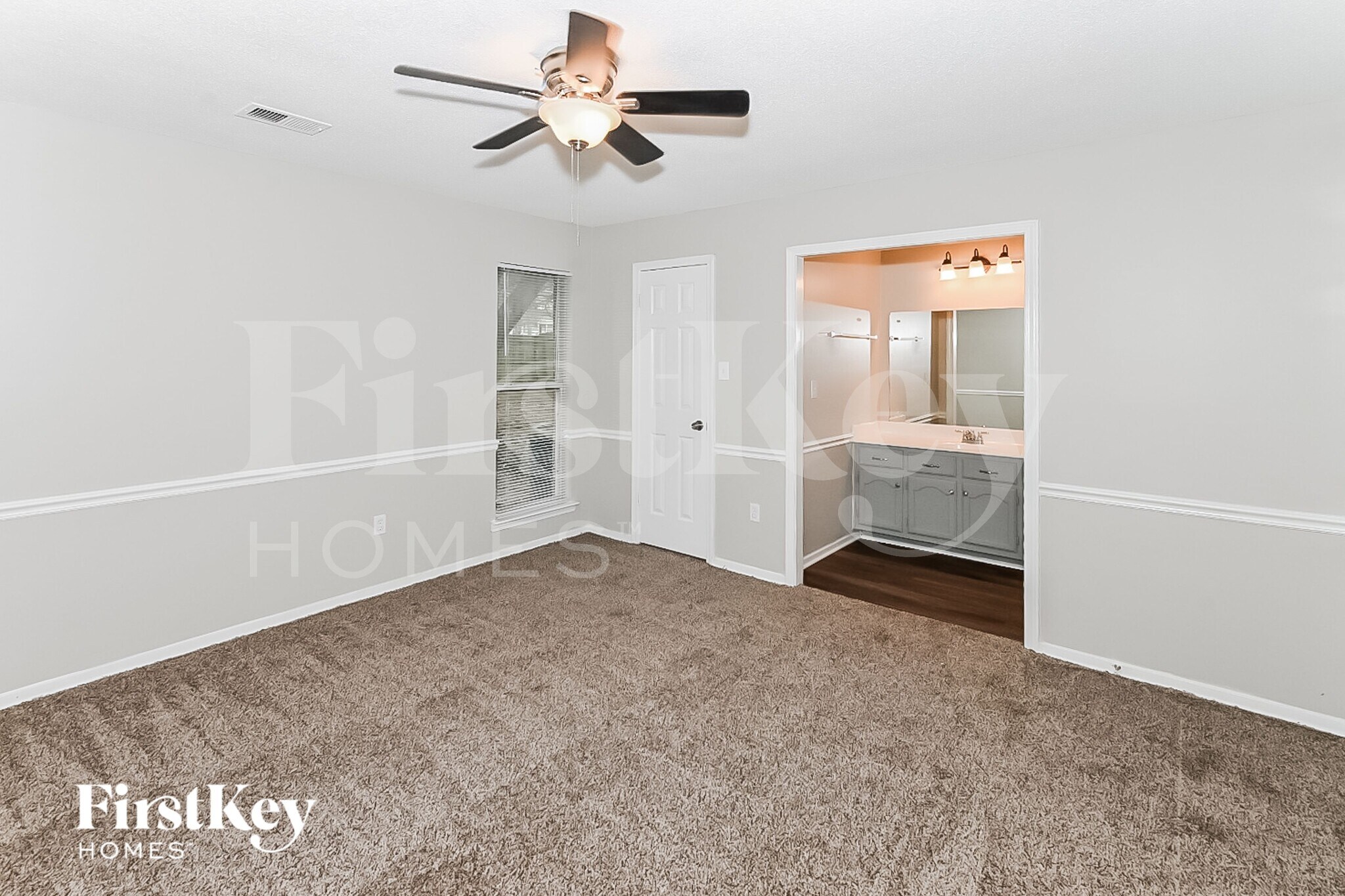 Building Photo - 6495 Westbury Ave