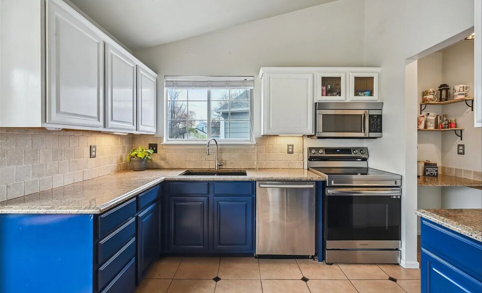 Building Photo - 646 S Joplin St