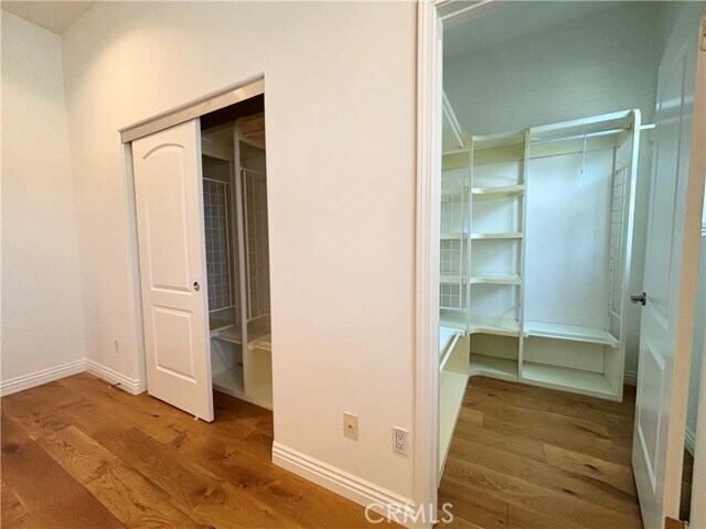 Building Photo - 441 N Los Robles Ave