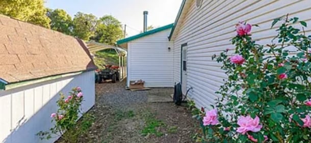 Building Photo - 3529 Hilltop Dr