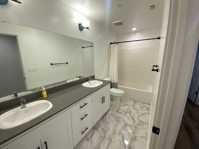 Building Photo - Stunning, brand new 3BD/2.5BA home in Righetti Ranch