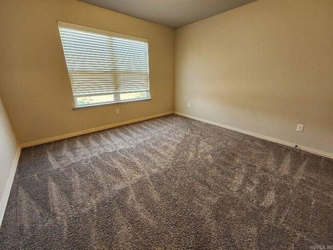 Building Photo - 1618 Lil Larry Dr