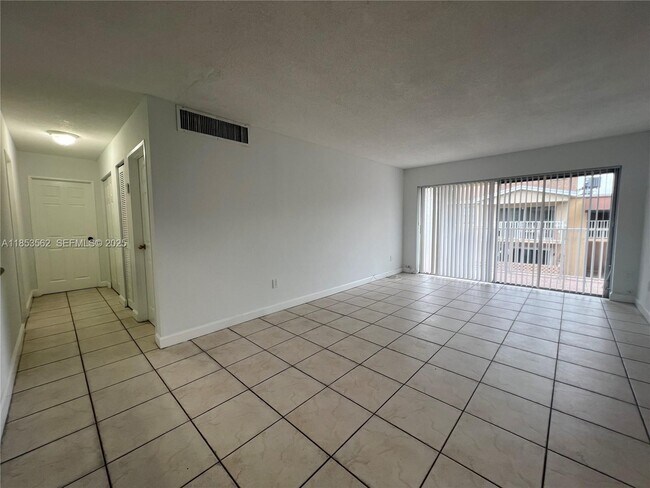 Building Photo - 4660 NW 79th Ave