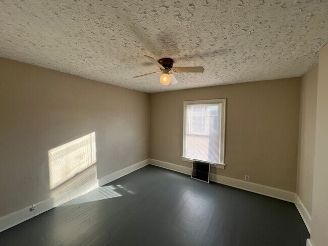 Building Photo - 808-810-810 Reinhard Ave