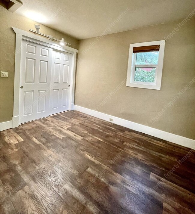 Building Photo - Super charming 2 BR cottage on the westside of Bend!