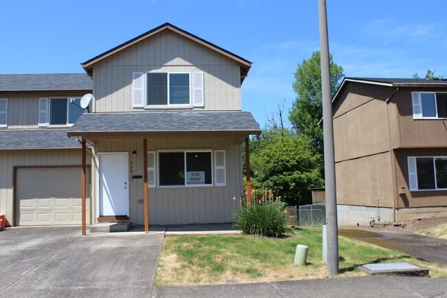 Building Photo - 3 bedroom, 2 1/2 bath home in quiet Scappoose neighborhood near parks