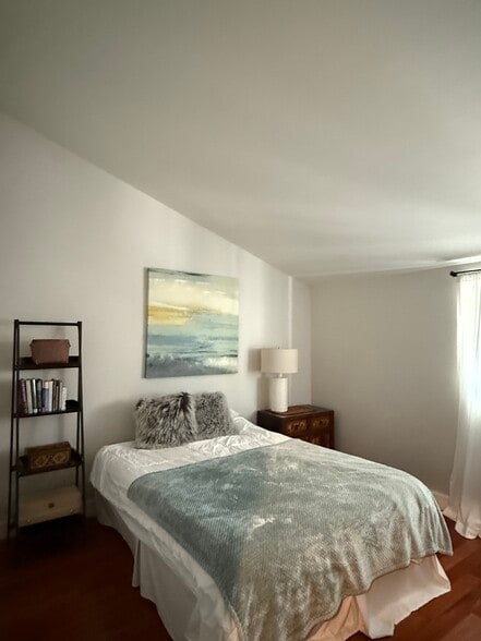 Building Photo - 2474 S Centinela Ave