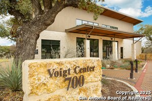 Building Photo - 206 Yosemite Dr