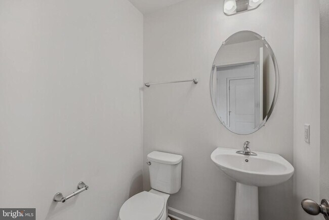 Building Photo - 162 Ludgate Mnr