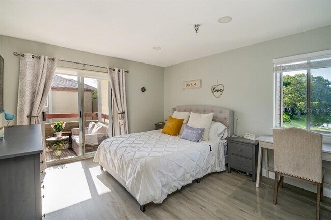 Building Photo - 10263 Gandy Blvd N