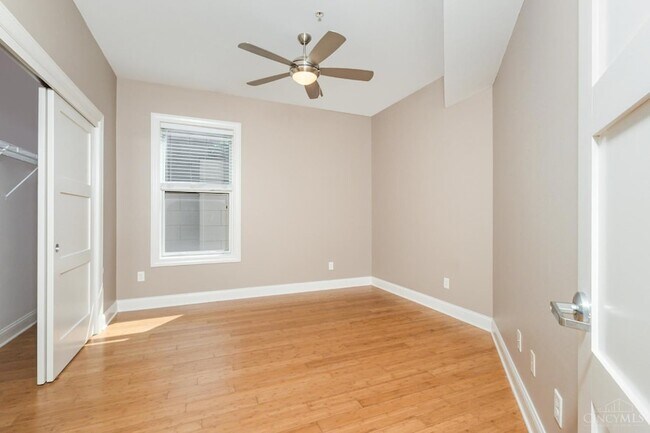 Building Photo - 1326 Vine St