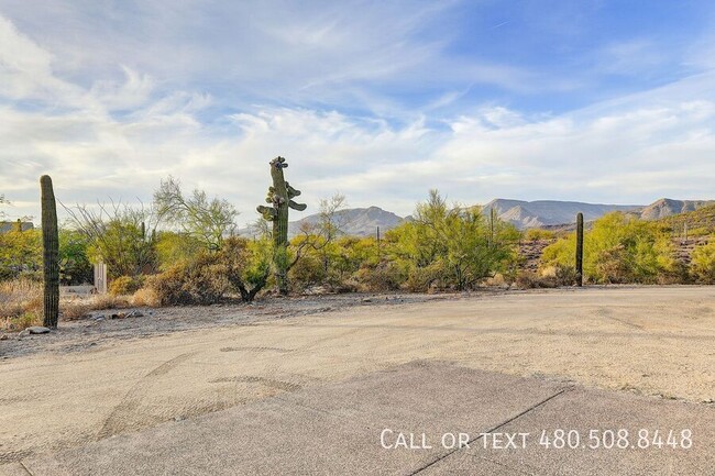 Building Photo - Charming Desert Retreat with 360° Mountain...