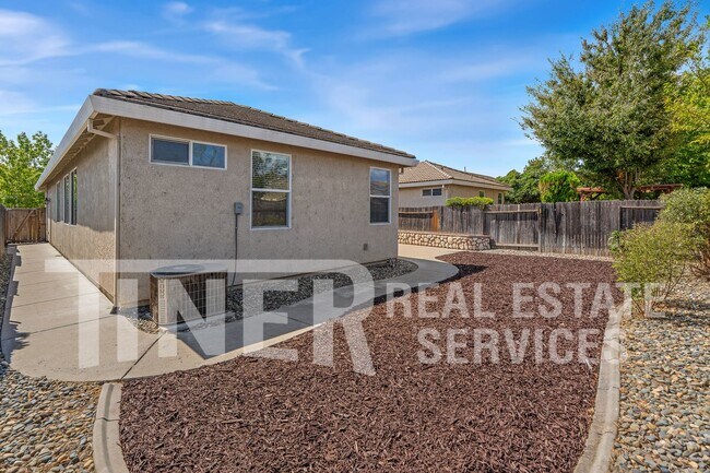 Building Photo - 1839 Dawnelle Way