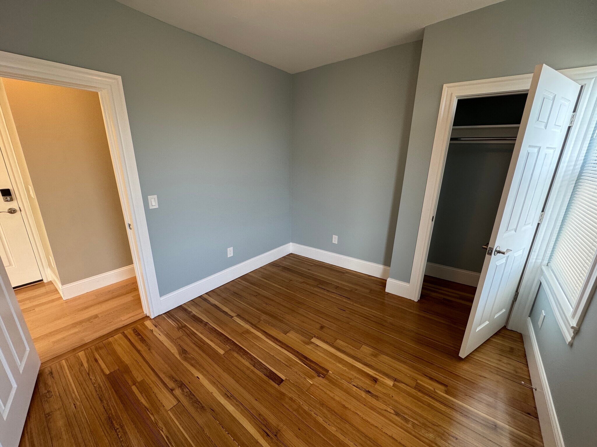 Building Photo - 31 Cameron Ave