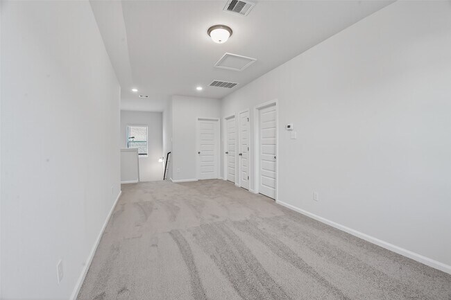 Building Photo - 2615 Ryon Falls Dr