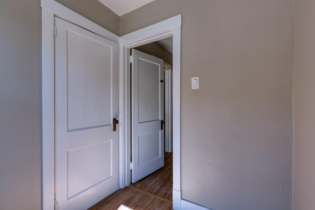 Building Photo - 68 Dewey St