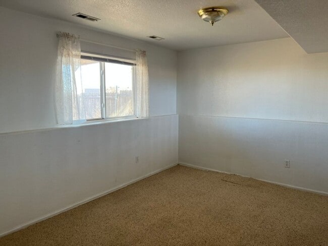 Building Photo - 180 S Eads Dr