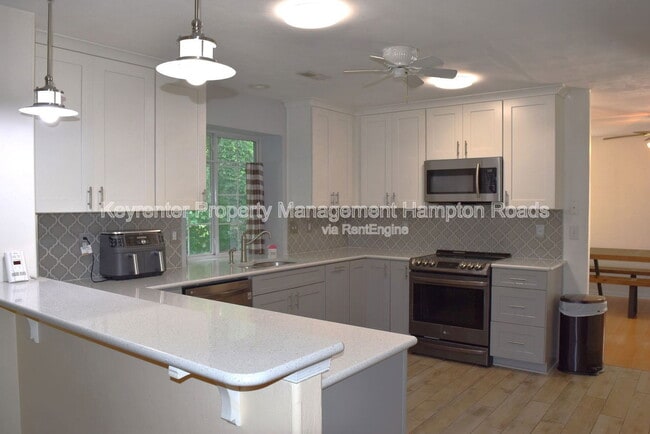 Building Photo - 1125 Lady Ashley Dr