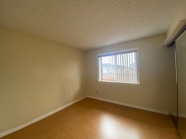 Building Photo - For Rent - 94-498 Hokuili St.