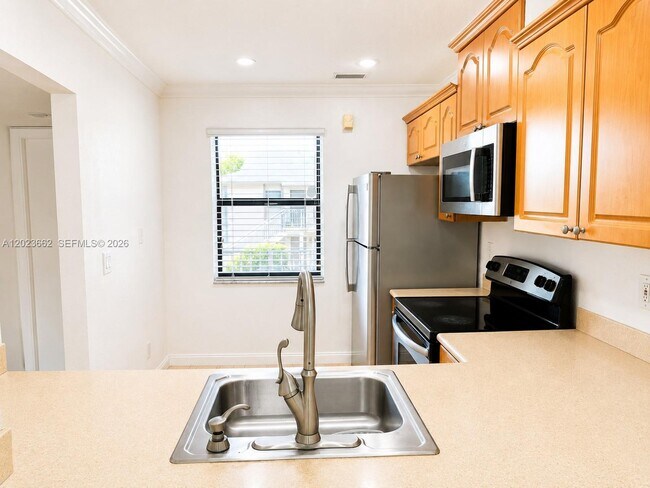 Building Photo - 7668 SW 152nd Ave