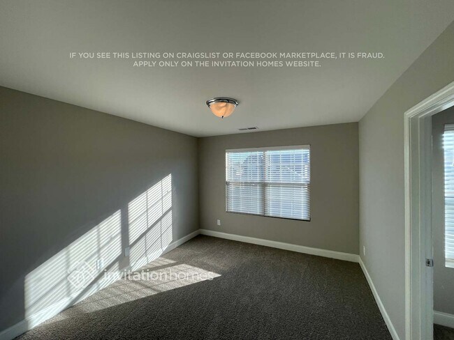 Building Photo - 5377 Roberta Crossing Dr