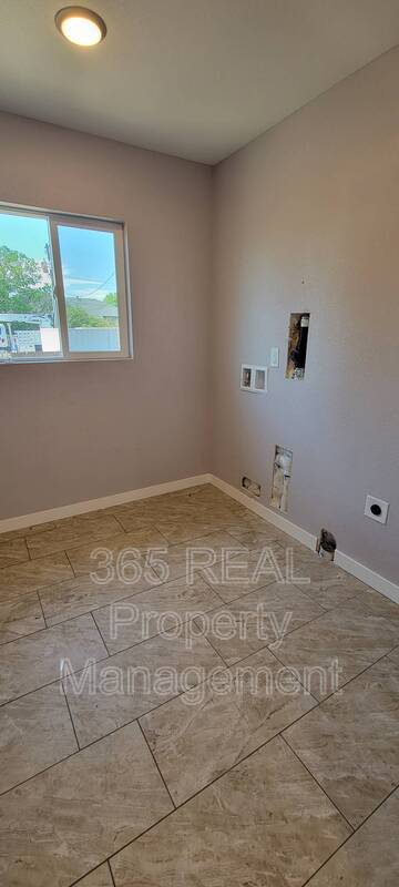 Building Photo - 3311-3311 11th Ave