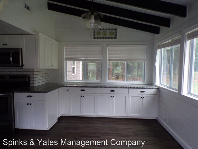 Building Photo - 4 br, 2 bath House - 51 Cedar Circle