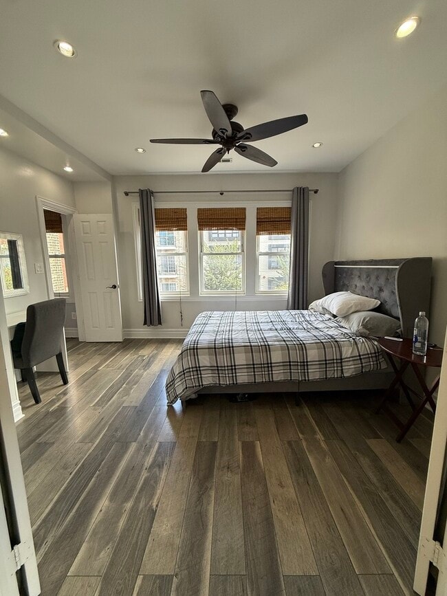 Building Photo - 720 N Elizabeth St