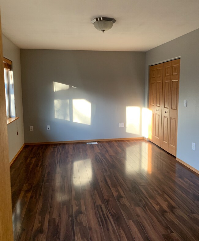 Building Photo - 3 bed/ 2 bath Ranch Style single family ho...