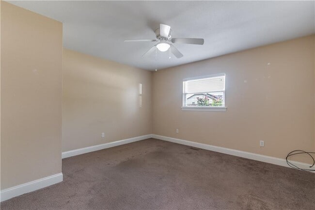 Building Photo - 811 S Riviera Dr