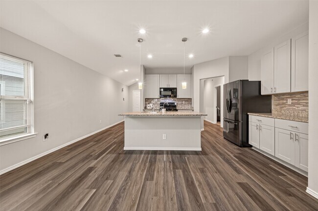 Building Photo - 10411 Meadow Saffron Dr