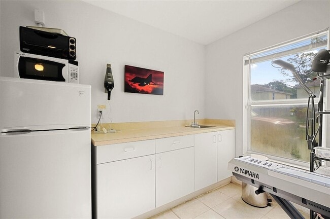 Building Photo - 2210 S 34th St