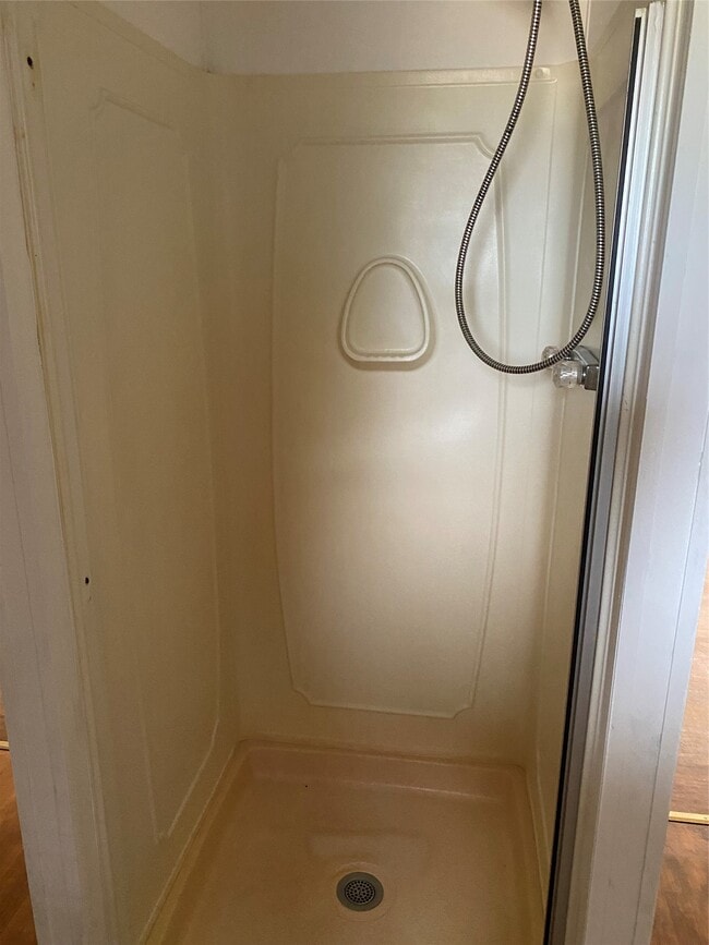 Building Photo - 16066 N Loop Dr