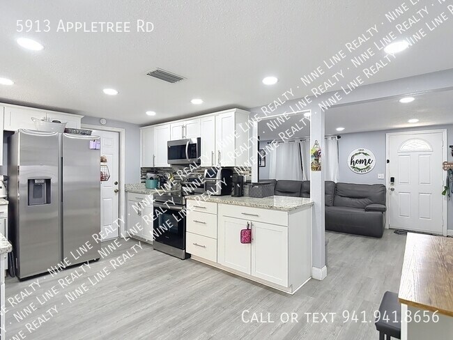 Building Photo - 5913 Appletree Rd