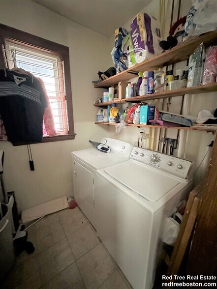 Building Photo - 87 Gardner St