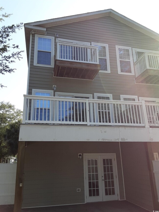 Building Photo - 616 Cypress Dr