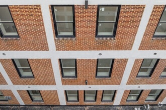 Building Photo - 343 W 4th St