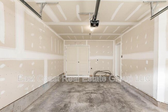 Building Photo - 2273 Marcy Dr